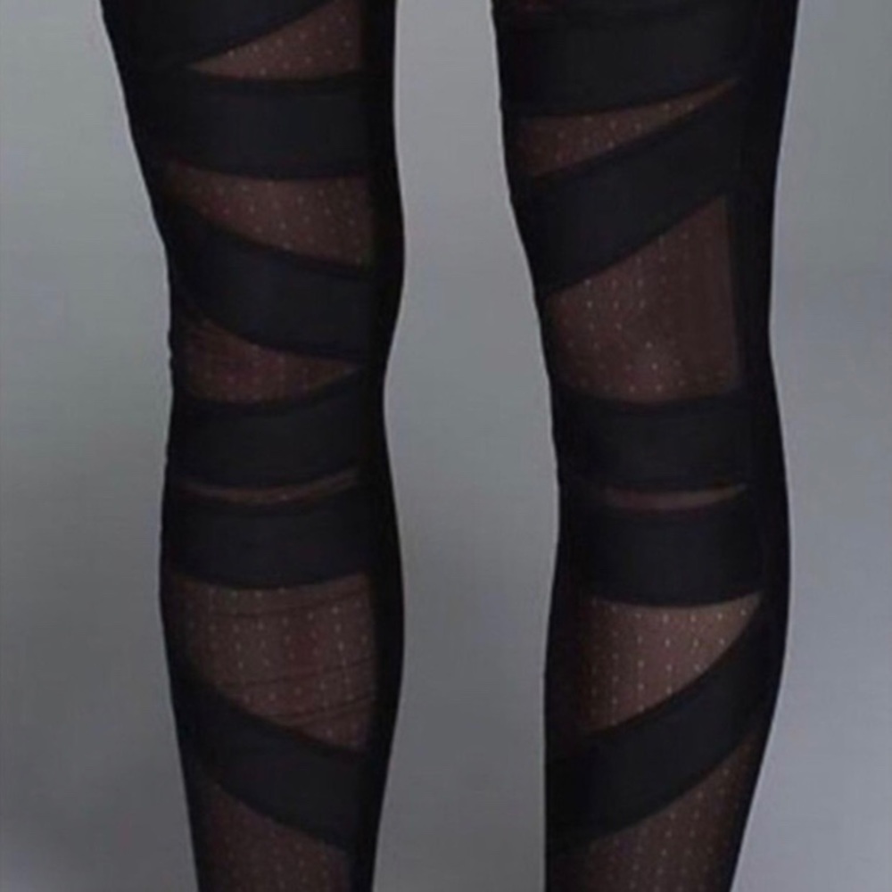 Lululemon High Times Pant shiny black mesh rare - Picture 2 of 9
